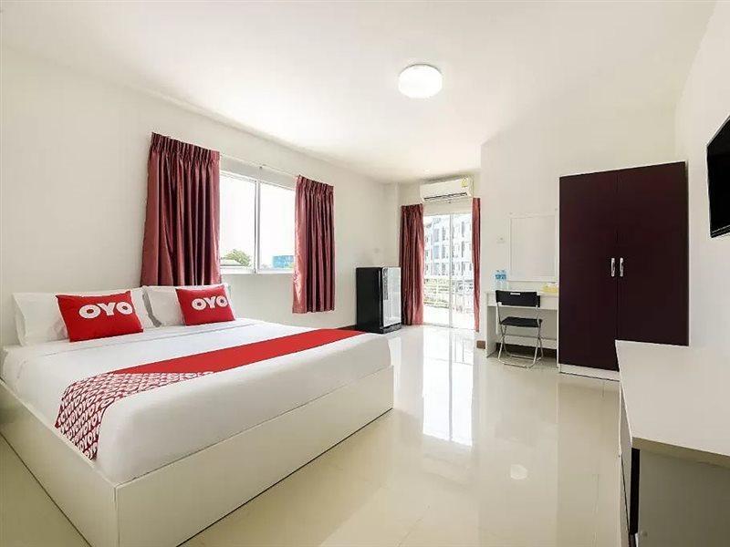 Oyo 350 Mae Saeng Place Si Racha Buitenkant foto